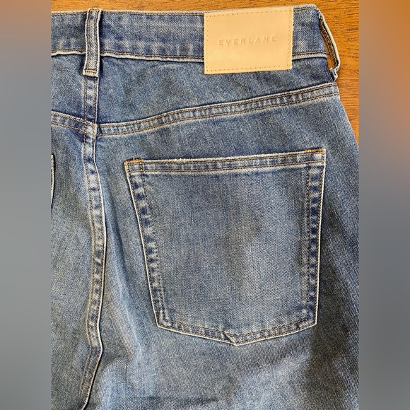 Everlane. The Curvy Cheeky Jean. Size: 29. - Picture 4 of 9